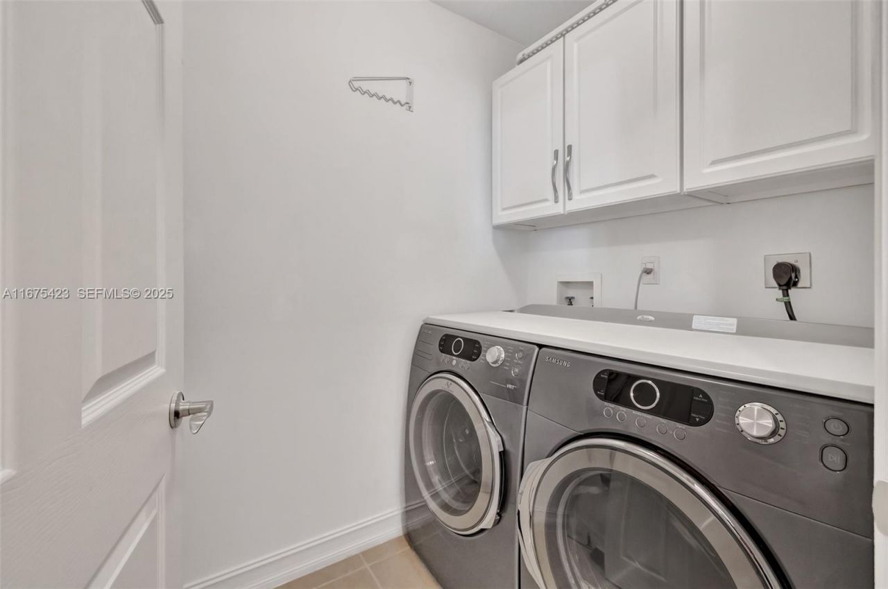 3001 NE 185th St, Unit 114, Aventura, FL 33180 Photo