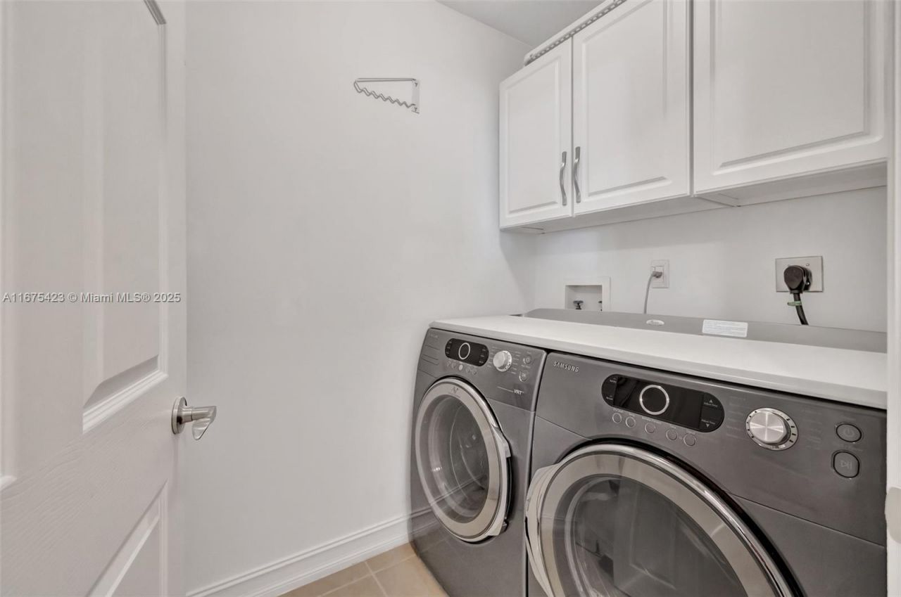 3001 NE 185th St, Unit 114, Aventura, FL 33180 Photo