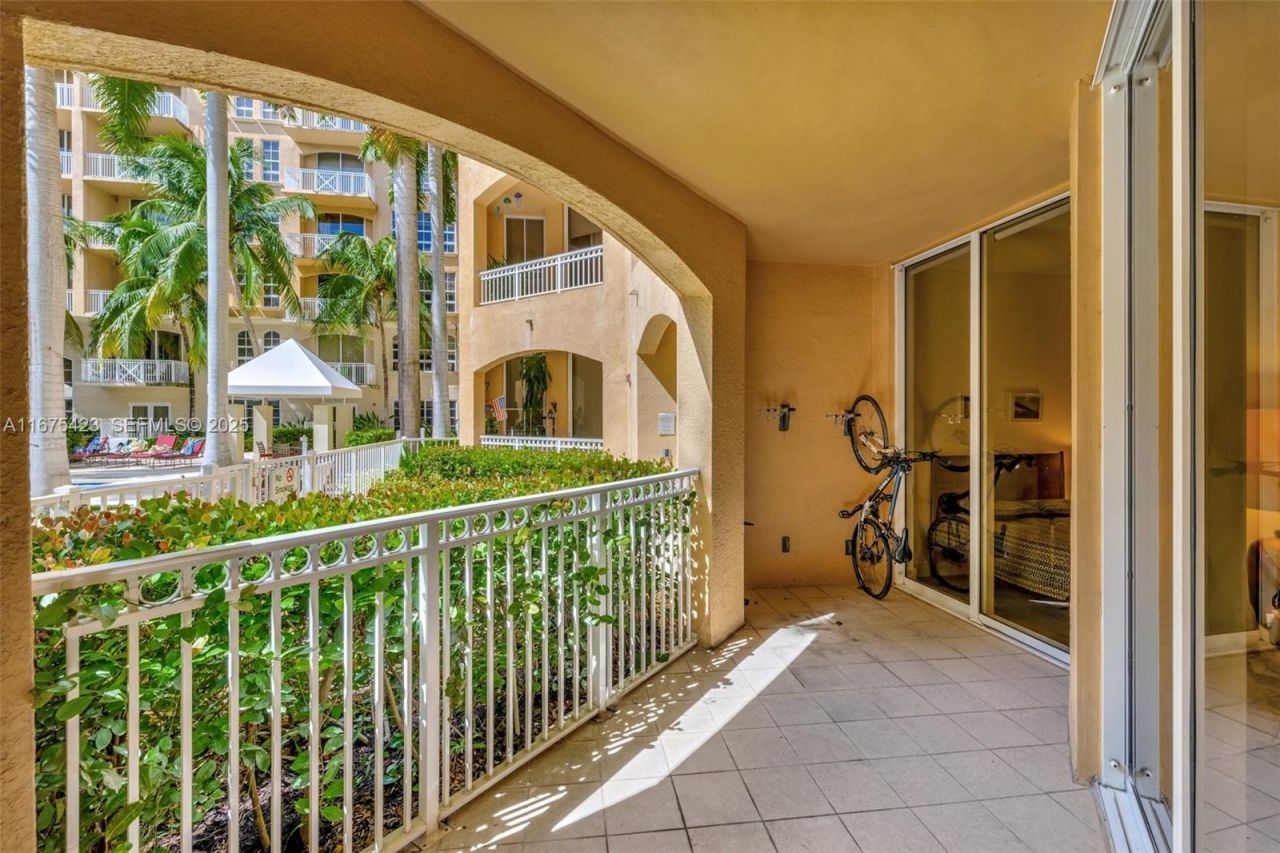 3001 NE 185th St, Unit 114, Aventura, FL 33180 Photo