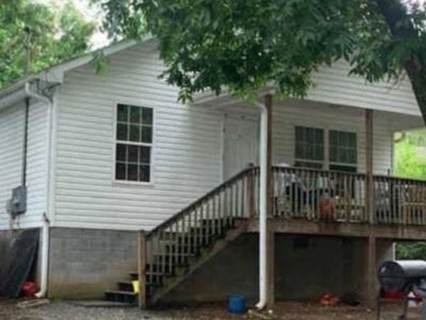 11 Long Street, Newnan, GA 30263