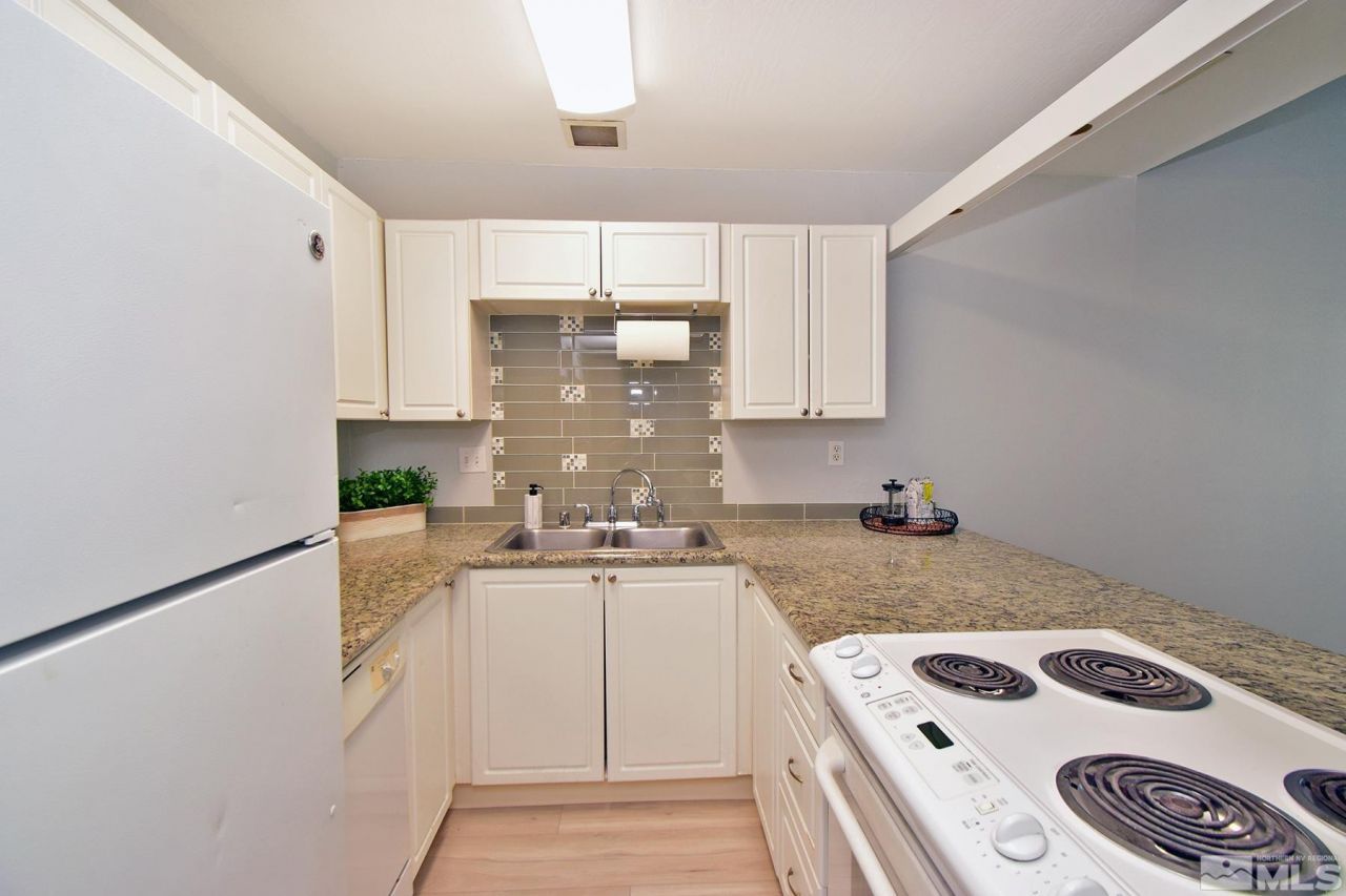 2555 Clear Acre Lane, Unit 93-3, Reno, NV 89512 Photo