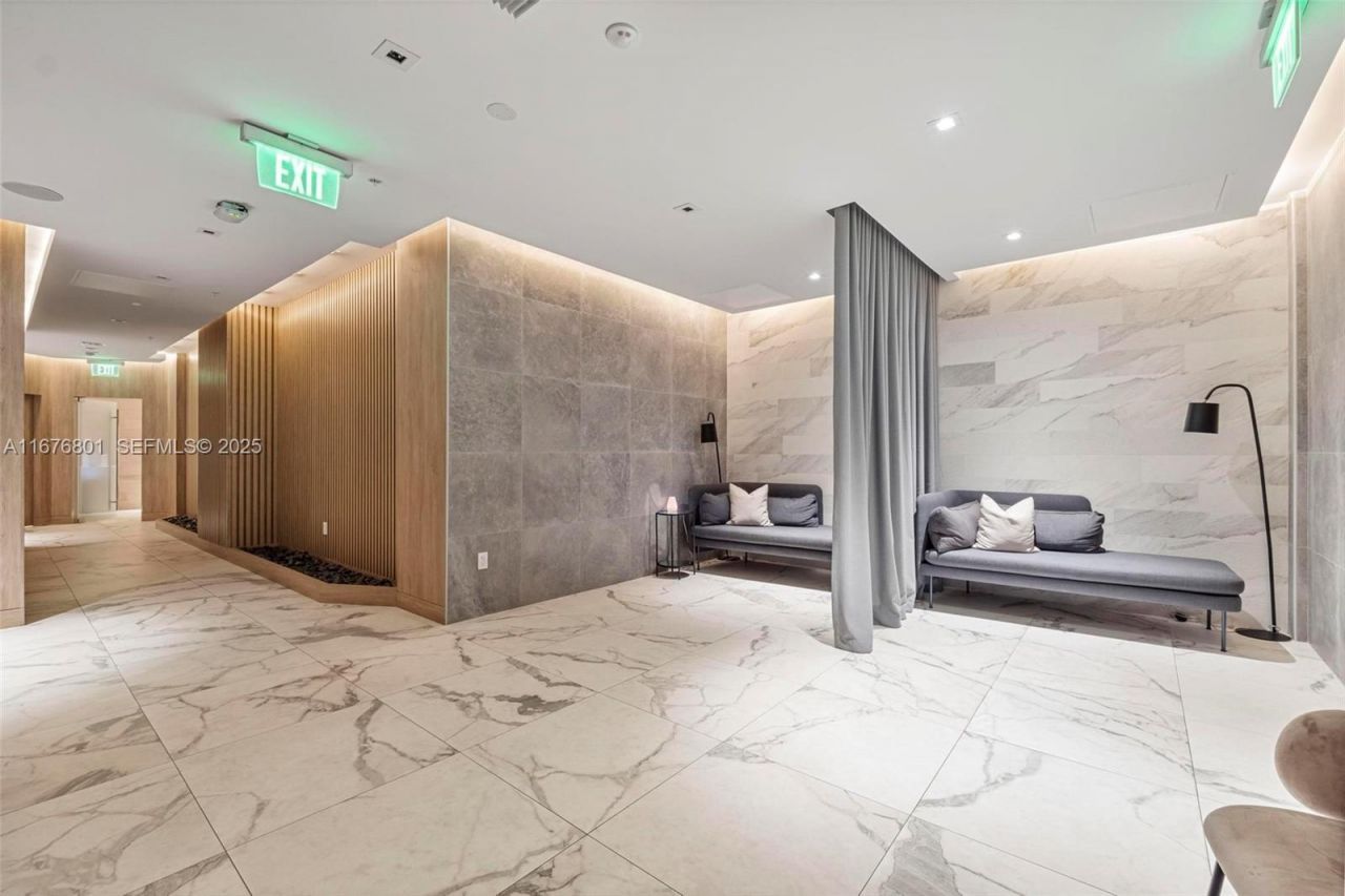 90 SW 3 St, Unit 1416, Miami, FL 33130 Photo