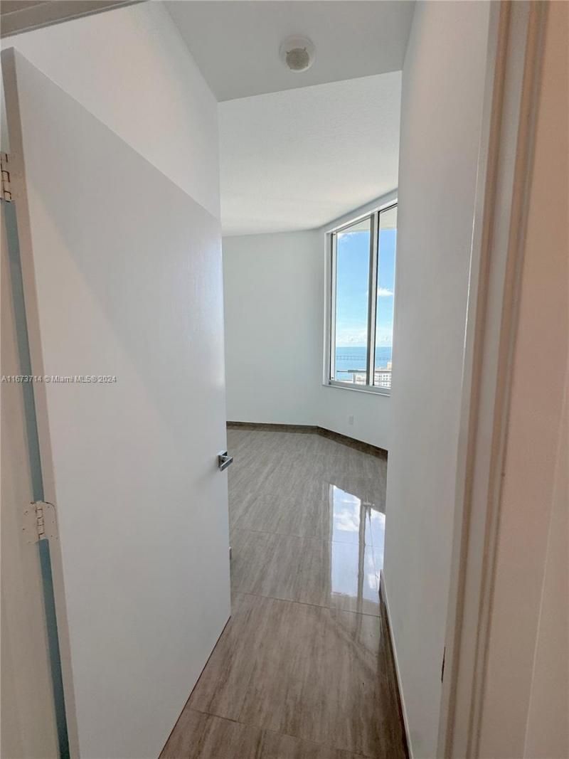 325 S Biscayne Blvd, Unit LPH 19, Miami, FL 33131 Photo