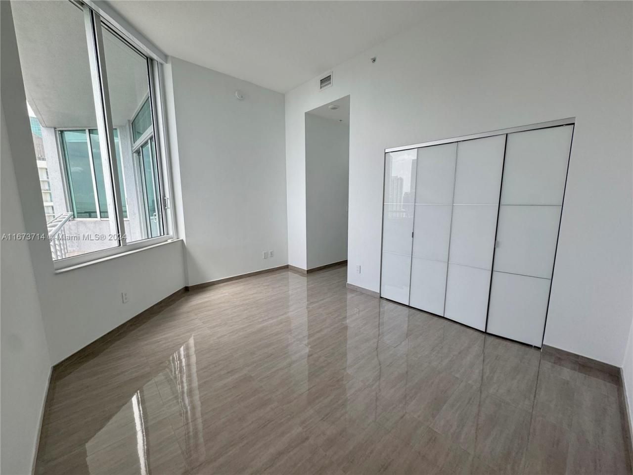 325 S Biscayne Blvd, Unit LPH 19, Miami, FL 33131 Photo