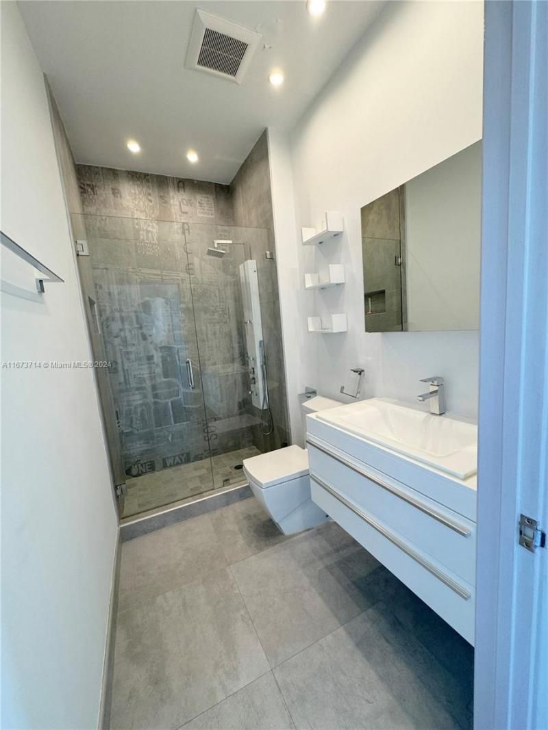 325 S Biscayne Blvd, Unit LPH 19, Miami, FL 33131 Photo