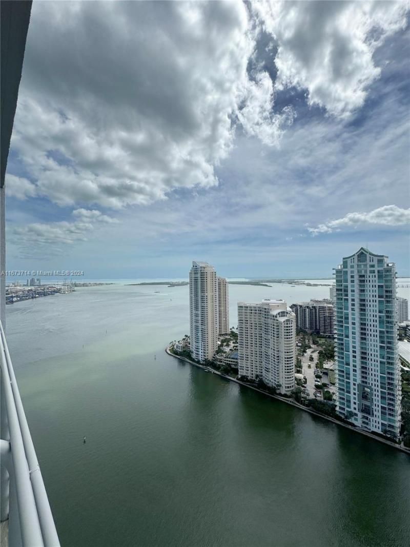 325 S Biscayne Blvd, Unit LPH 19, Miami, FL 33131 Photo