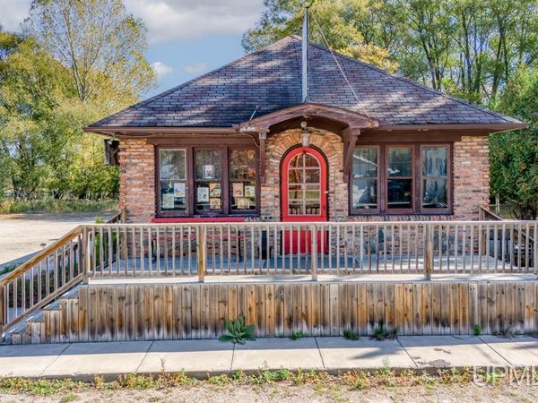 403 N 17th Street, Gladstone, MI 49837