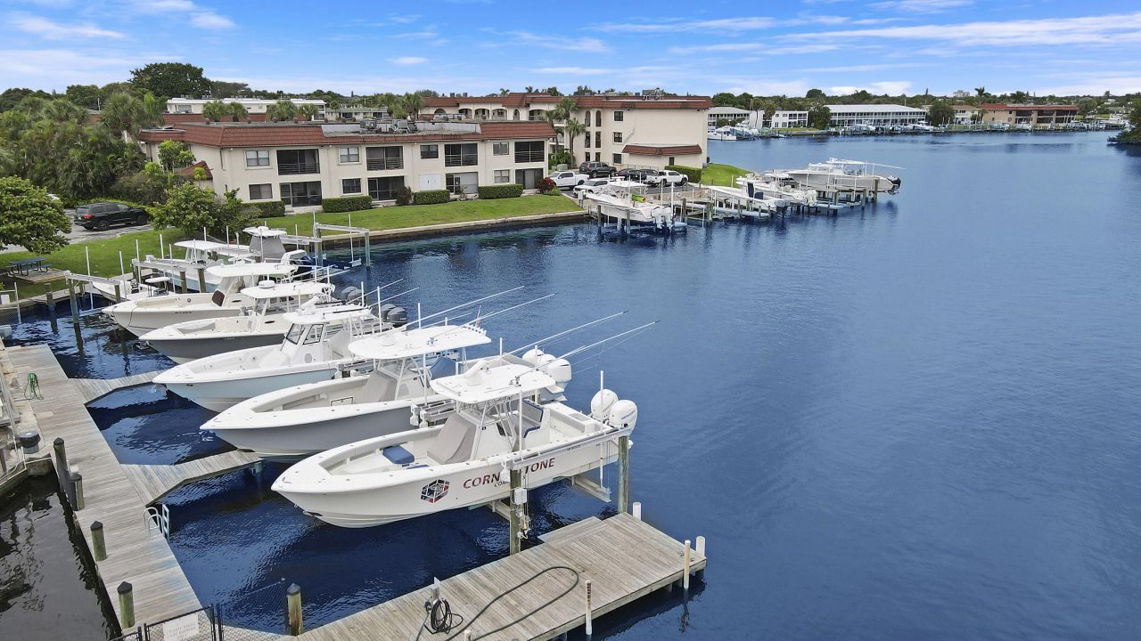631 Northlake Boulevard, North Palm Beach, FL 33408 Photo