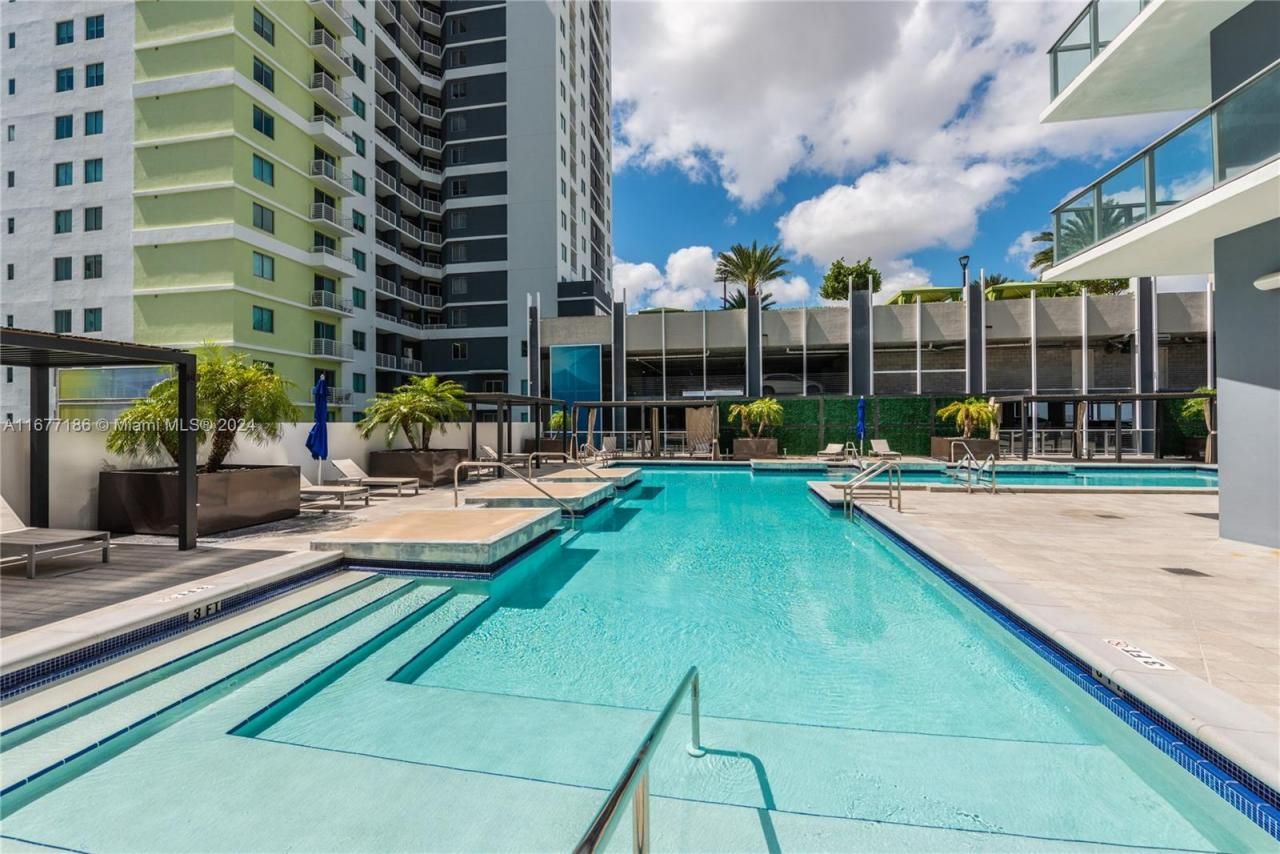 1010 SW 2nd Ave, Unit PH03, Miami, FL 33130 Photo