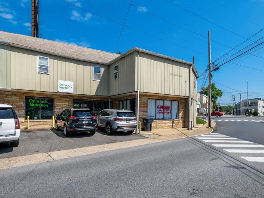 2 Yale Avenue, Morton, PA 19070 Main Photo