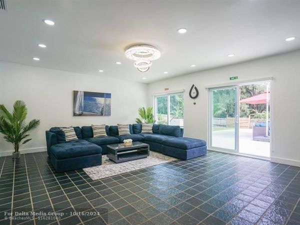 3150 Calle Largo Drive, Hollywood, FL 33021