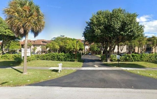 661 NE 195th St, Unit 215, Miami, FL 33179 Photo