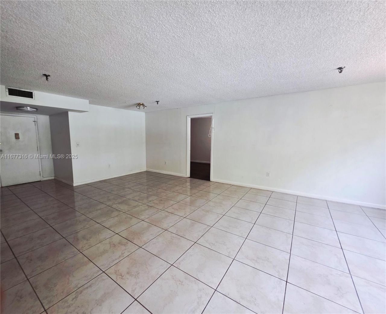 661 NE 195th St, Unit 215, Miami, FL 33179 Photo