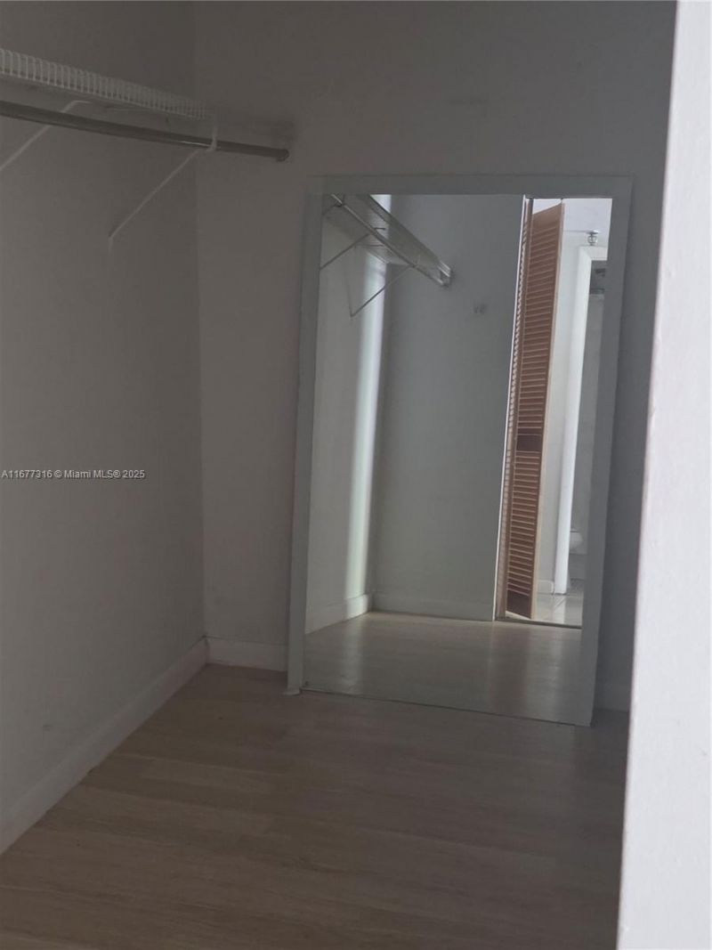 661 NE 195th St, Unit 215, Miami, FL 33179 Photo