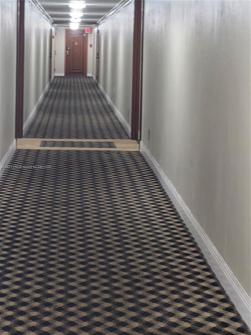 661 NE 195th St, Unit 215, Miami, FL 33179 Photo