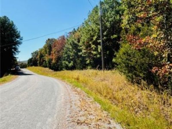 10247 S Smokey Bear Road, Fayetteville, AR 72701