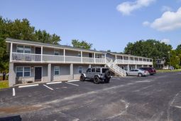 1731 W Avalon Circle photo 4
