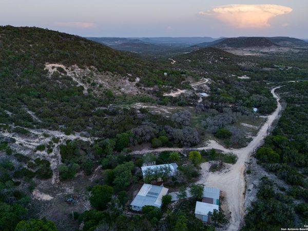 824 JUNIPER RD, Tarpley, TX 78883