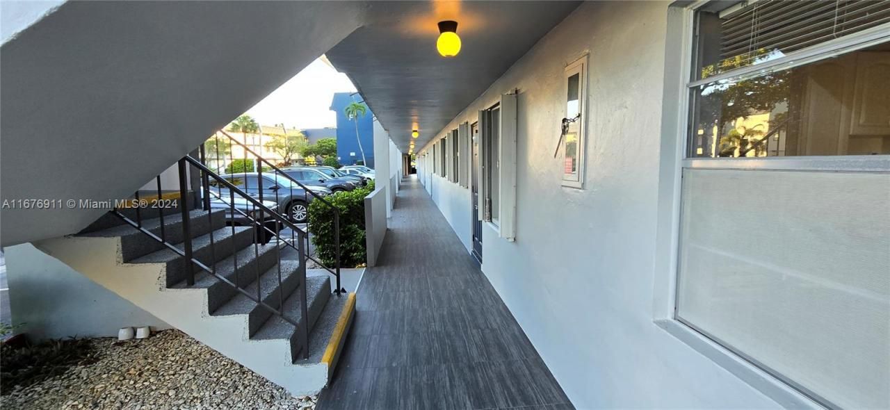 7827 Golf Cir Dr, Unit 101, Margate, FL 33063 Photo