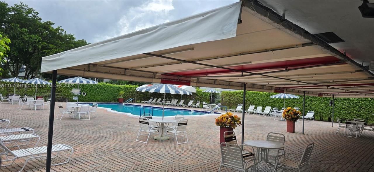 7827 Golf Cir Dr, Unit 101, Margate, FL 33063 Photo