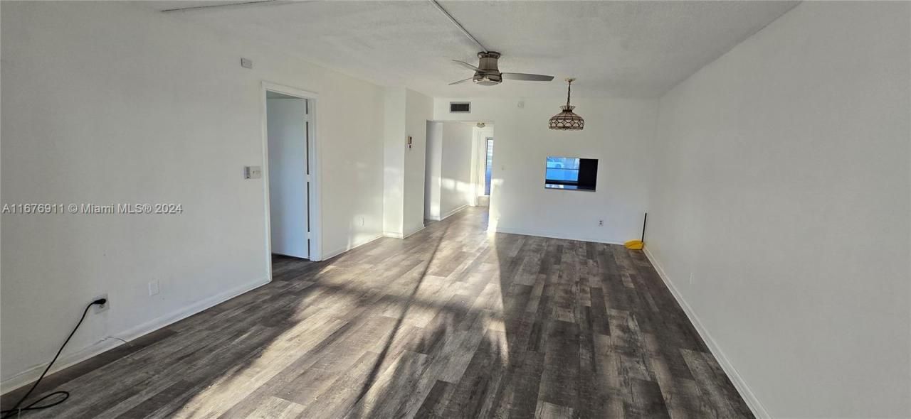 7827 Golf Cir Dr, Unit 101, Margate, FL 33063 Photo