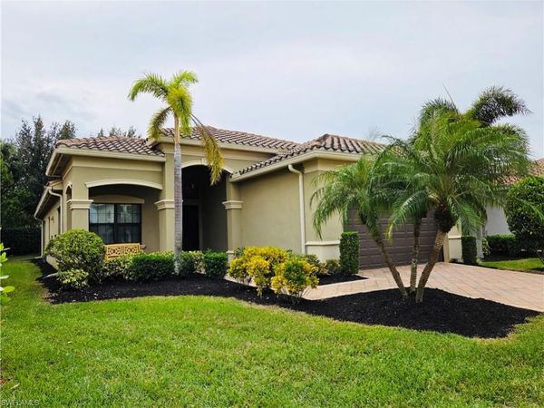 3195 Pacific DR, NAPLES, FL 34119