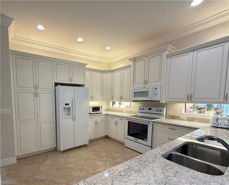 3195 Pacific Dr, Naples, FL 34119 Photo