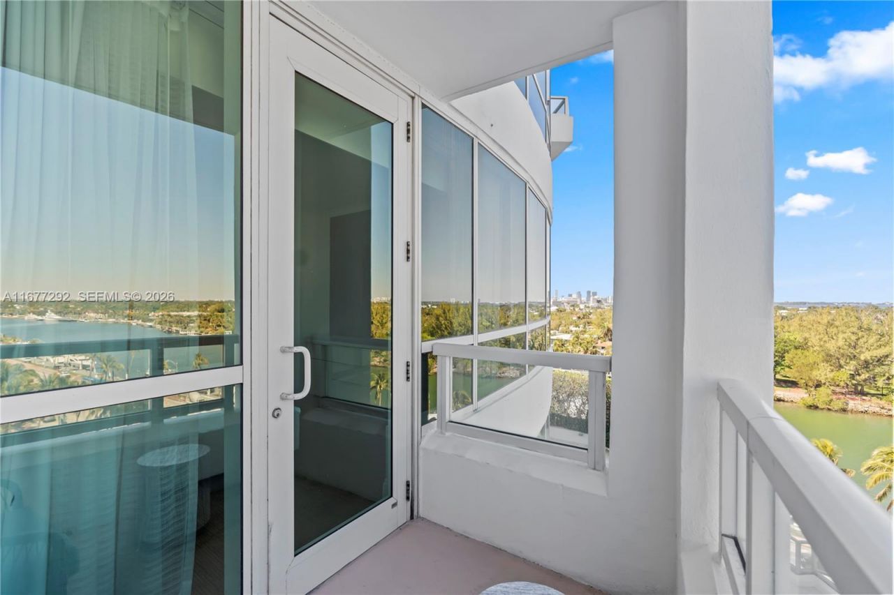 4401 Collins Ave, Unit 915, Miami Beach, FL 33140 Photo