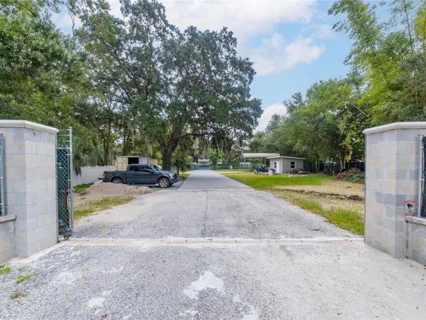 201 S LAKEWOOD DRIVE, BRANDON, FL 33511