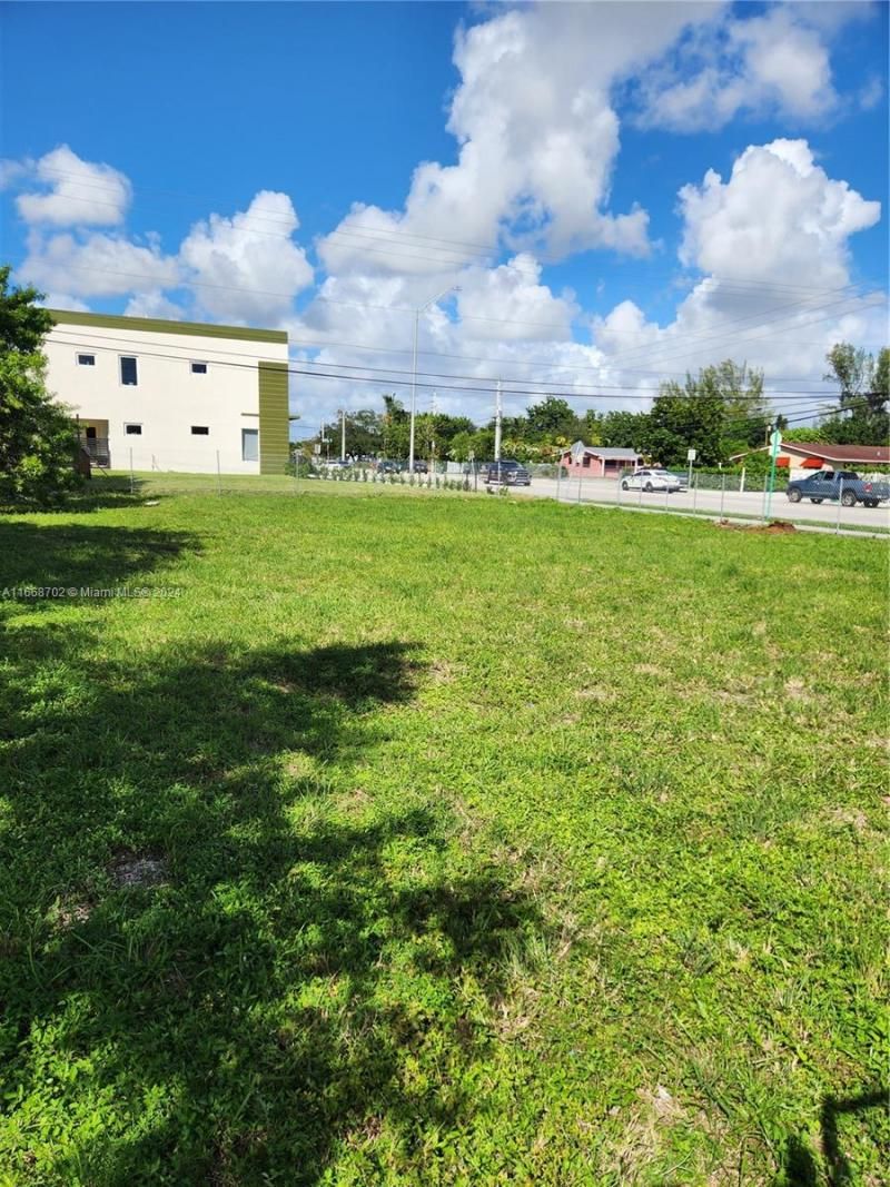 11110/20 NW 17th Ave, Miami, FL 33167 Photo