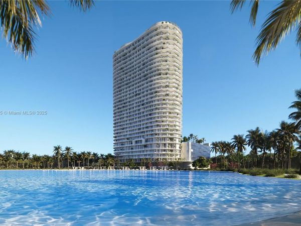 2411 Laguna Circle, Unit 705, North Miami, FL 33181