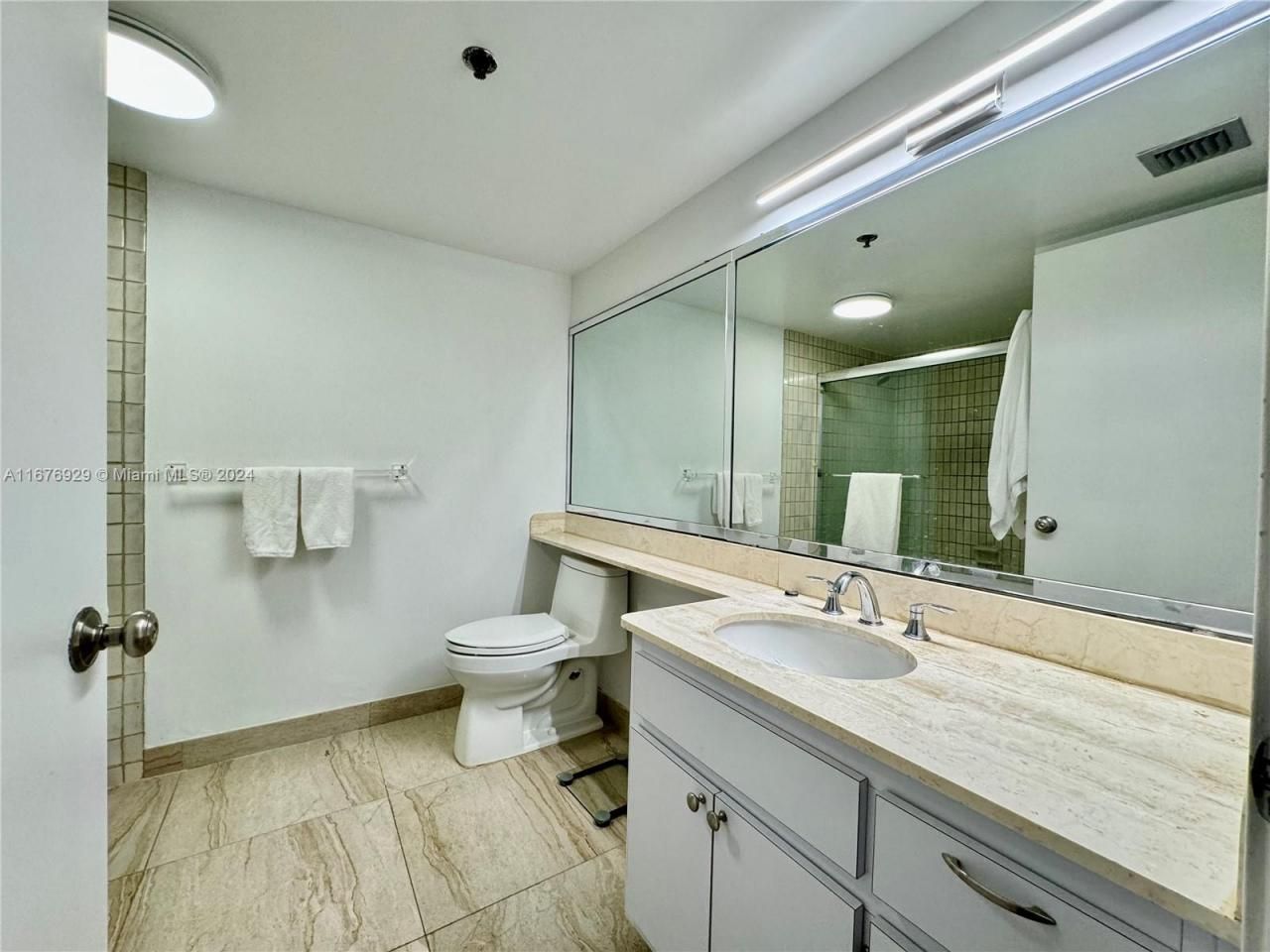 201 Crandon Blvd, Unit 324, Key Biscayne, FL 33149 Photo