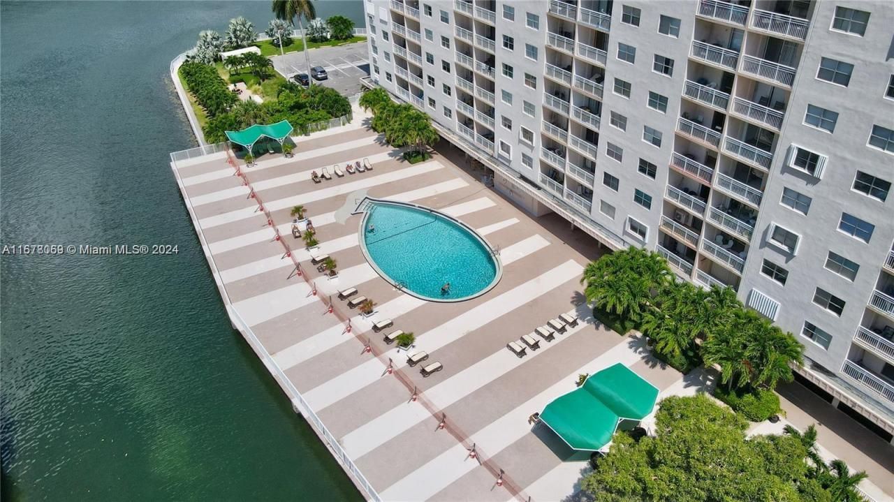 400 Kings Point Dr, Unit 1031, Sunny Isles Beach, FL 33160 Photo