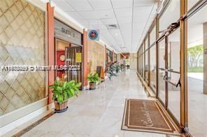 400 Kings Point Dr, Unit 1031, Sunny Isles Beach, FL 33160 Photo