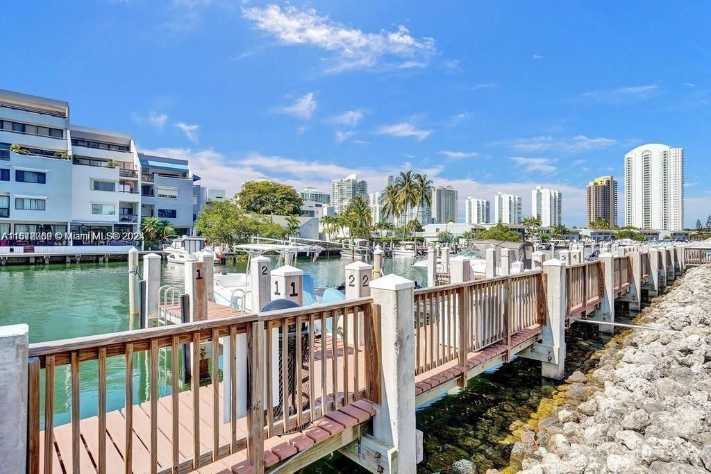 400 Kings Point Dr, Unit 1031, Sunny Isles Beach, FL 33160 Photo