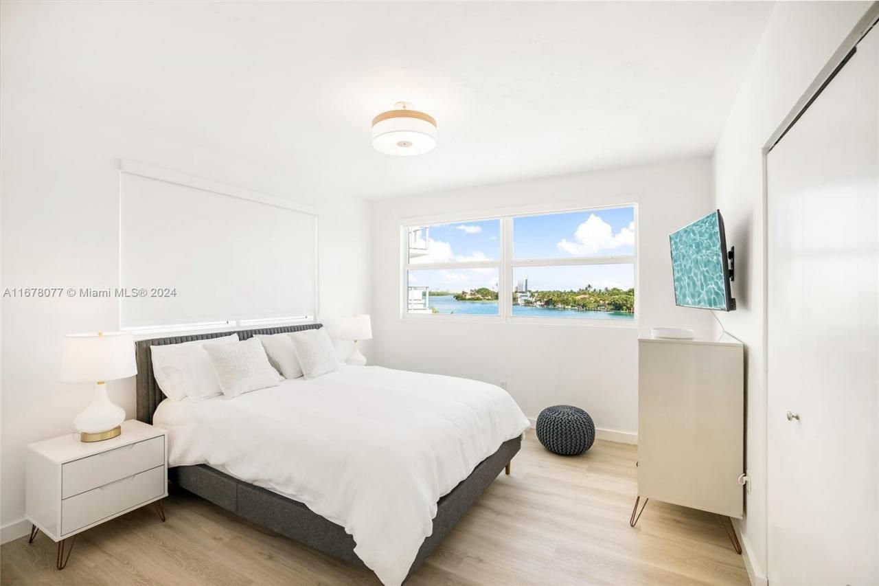 9881 E Bay Harbor Dr, Unit 205, Bay Harbor Islands, FL 33154 Photo