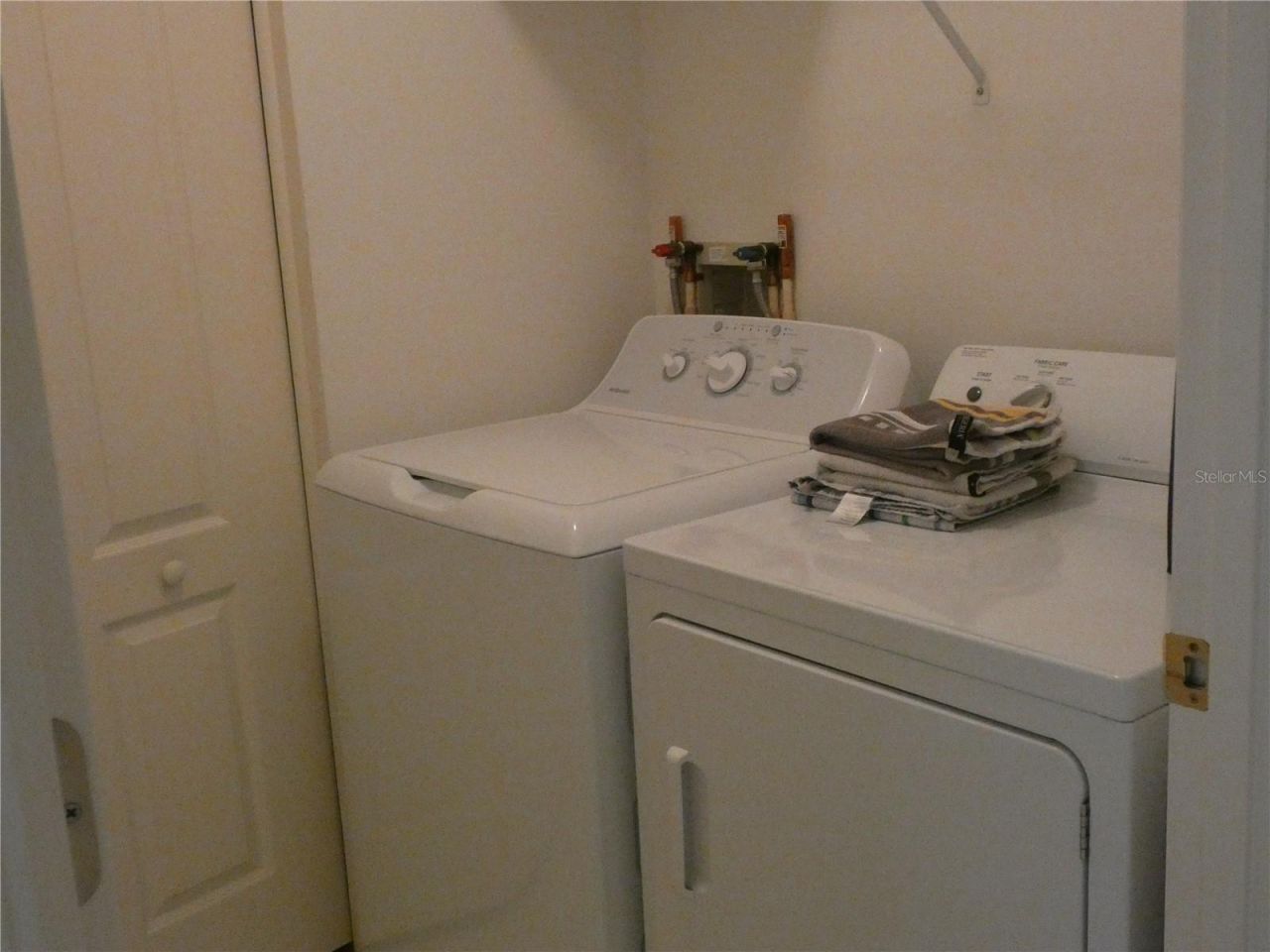 9641 Castle Point Drive, Unit 1225, Sarasota, FL 34238 Photo
