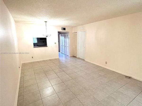 6570 Royal Palm Blvd, Unit 107J, Margate, FL 33063