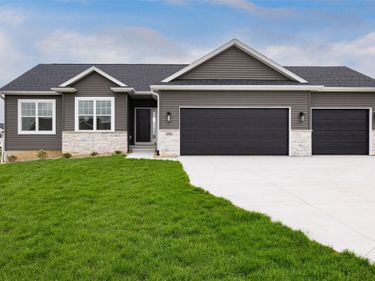 6916 Rock Wood Drive SW, Cedar Rapids, IA 52404