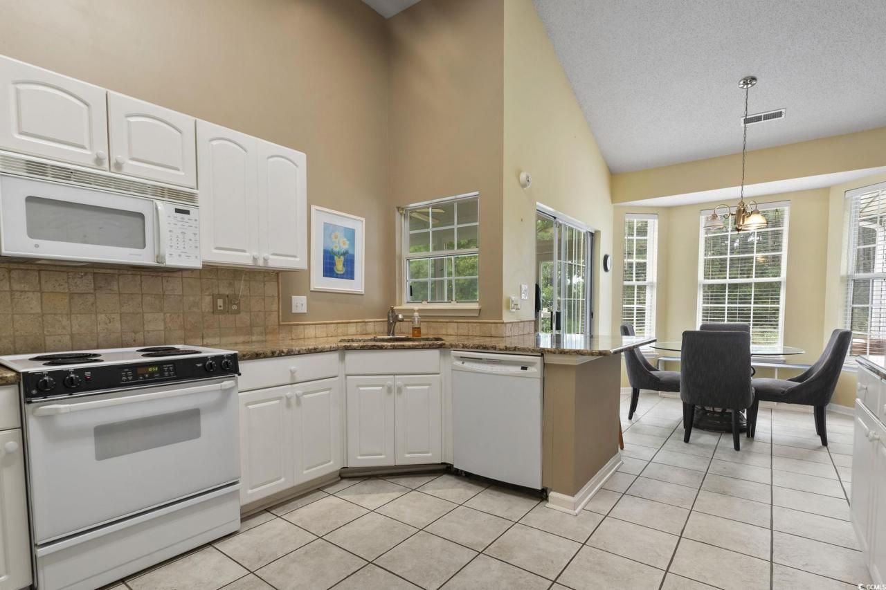 490 Blackberry Ln. Photo 8