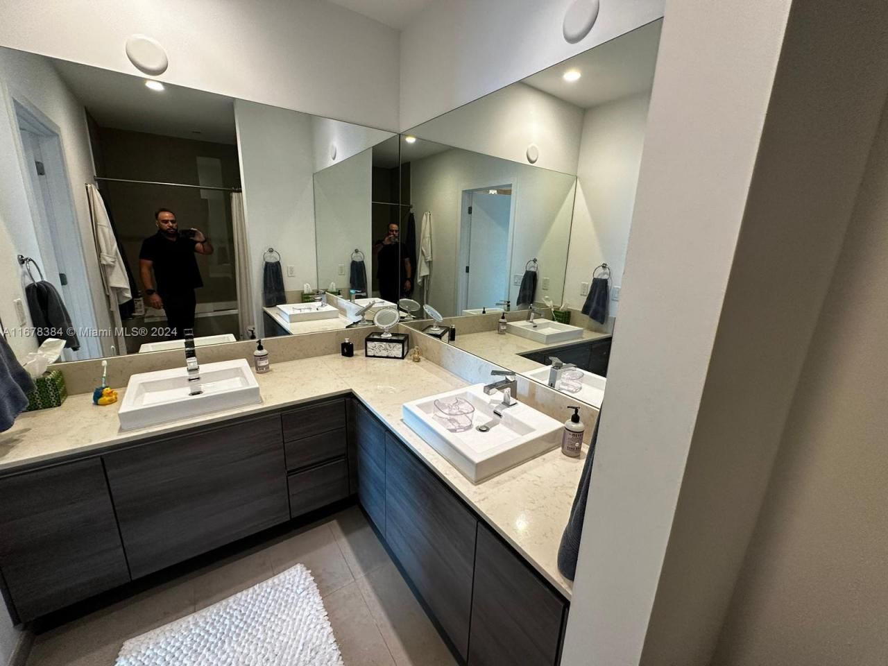 Please Call For Address, Unit 4202, Miami, FL 33131 Photo