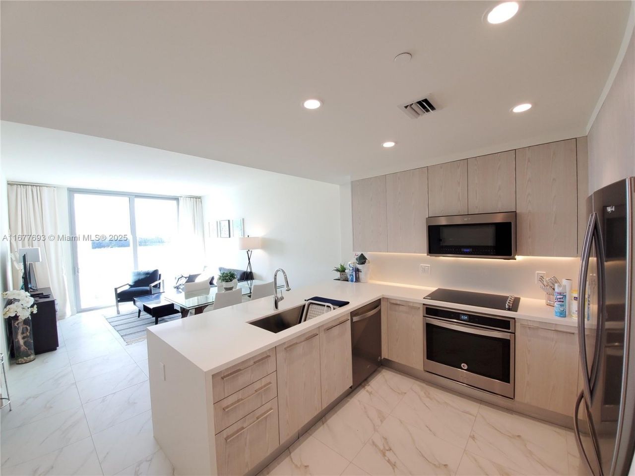 2000 Metropica Way, Unit 305, Sunrise, FL 33323 Photo