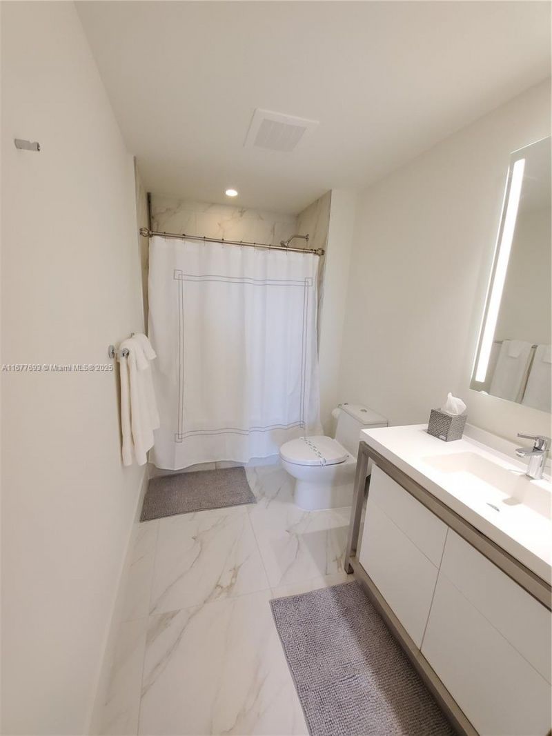 2000 Metropica Way, Unit 305, Sunrise, FL 33323 Photo