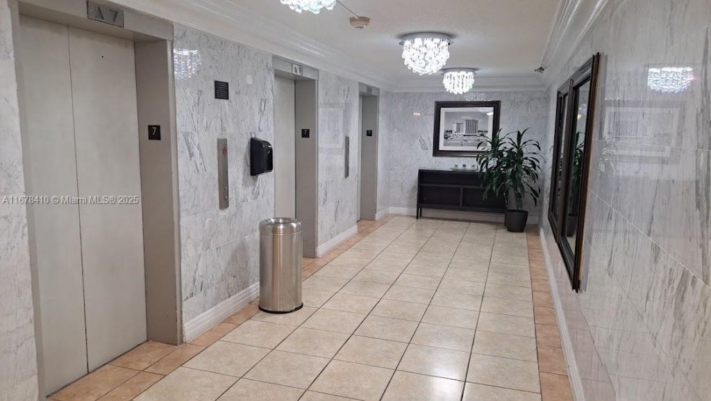 19201 Collins Ave, Unit 747, Sunny Isles Beach, FL 33160 Photo