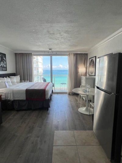 19201 Collins Ave, Unit 747, Sunny Isles Beach, FL 33160 Photo