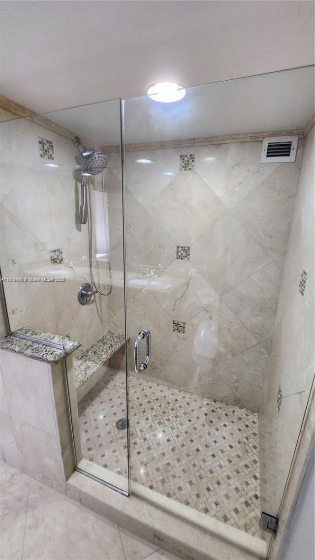 1000 Parkview Dr, Unit 920, Hallandale Beach, FL 33009 Photo