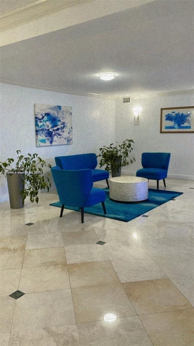 1000 Parkview Dr, Unit 920, Hallandale Beach, FL 33009 Photo