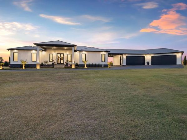 2350 N 48th Street, Springdale, AR 72762