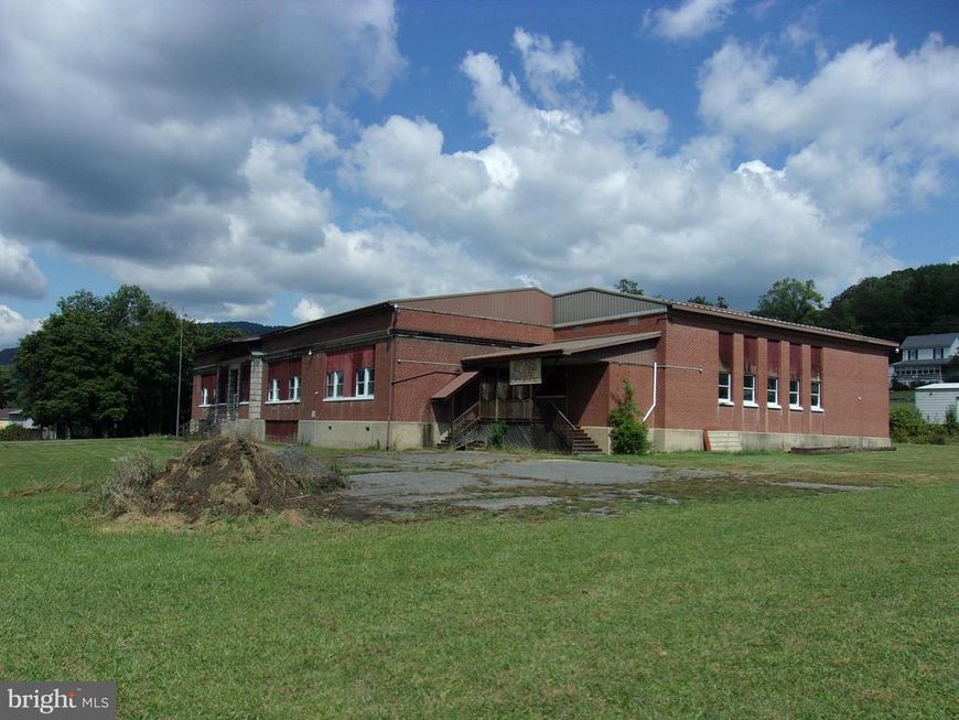 21507 Queens Point Road Sw, Westernport, MD 21562 Main Photo