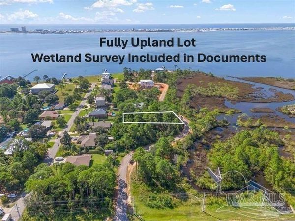 7924 Newport St, Navarre, FL 32566